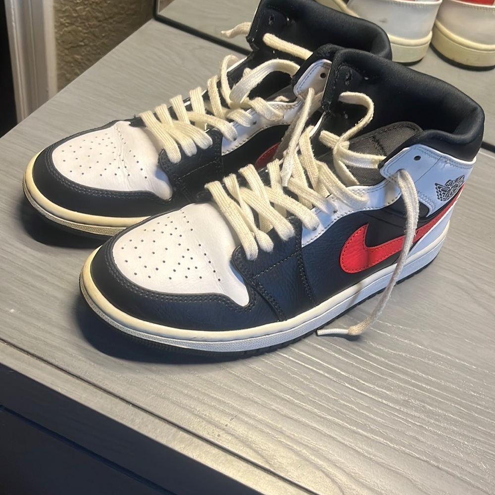 Air Jordan 1 mid